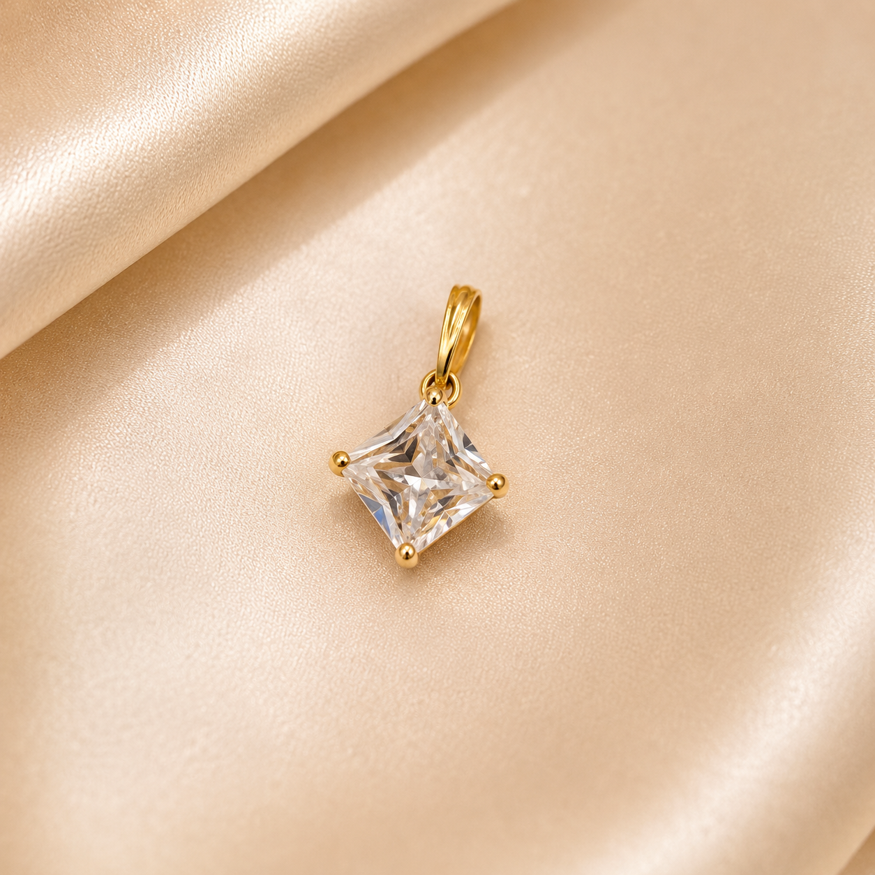 18ct Gold Square Stone Pendant – 0.6g | Elegant Solitaire Pendant